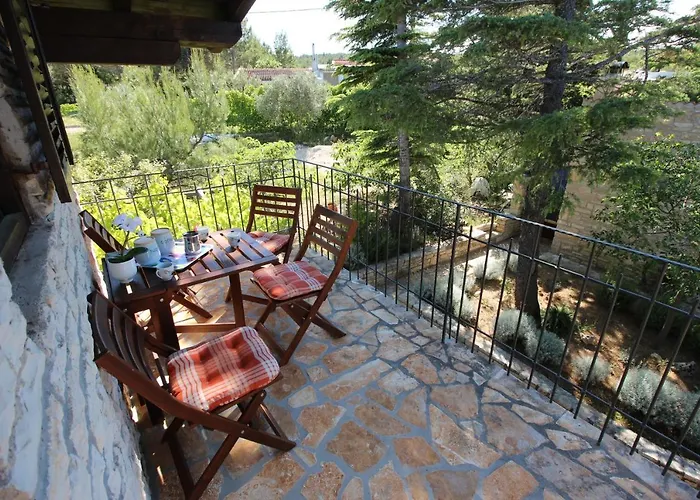 Stone House Skrivena Nyaraló *