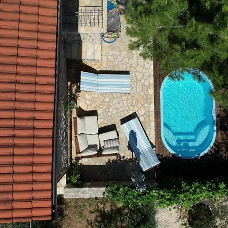 Vikendica Stone House Skrivena