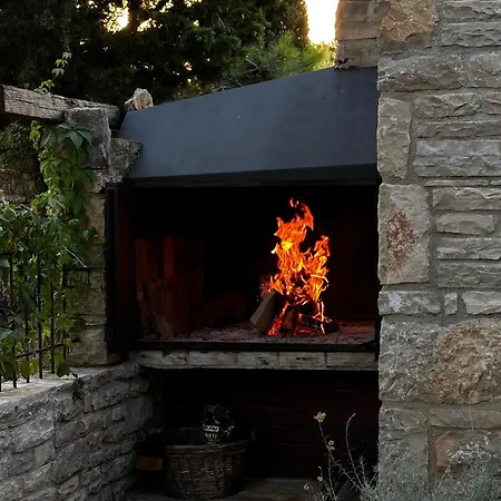 Vikendica Stone House Skrivena