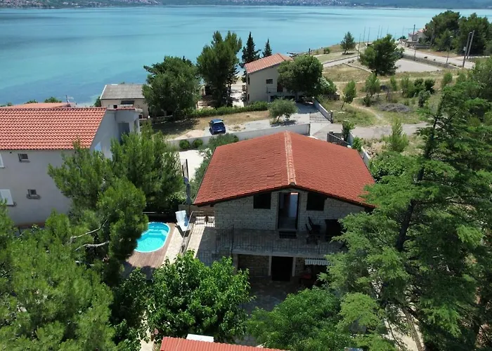Stone House Skrivena بيت للعطل